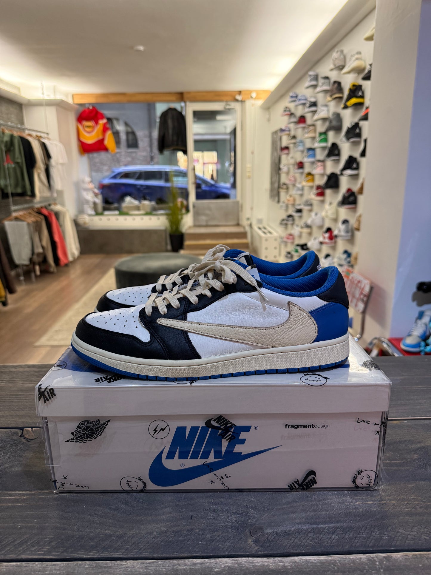 Jordan 1 Retro Low OG SP Fragment x Travis Scott (Eu: 45.5)