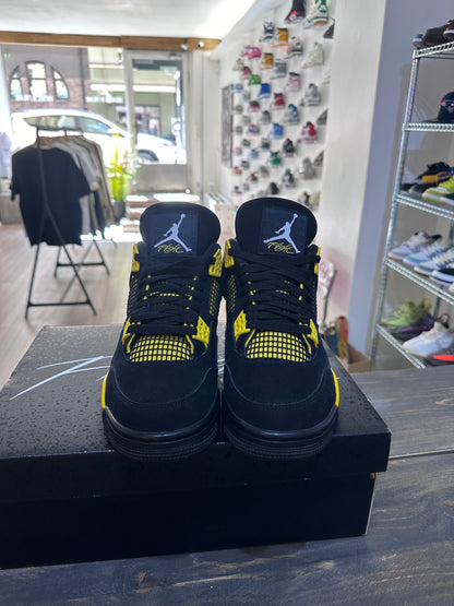 Jordan 4 Retro Thunder (2023) (Eu: 44)