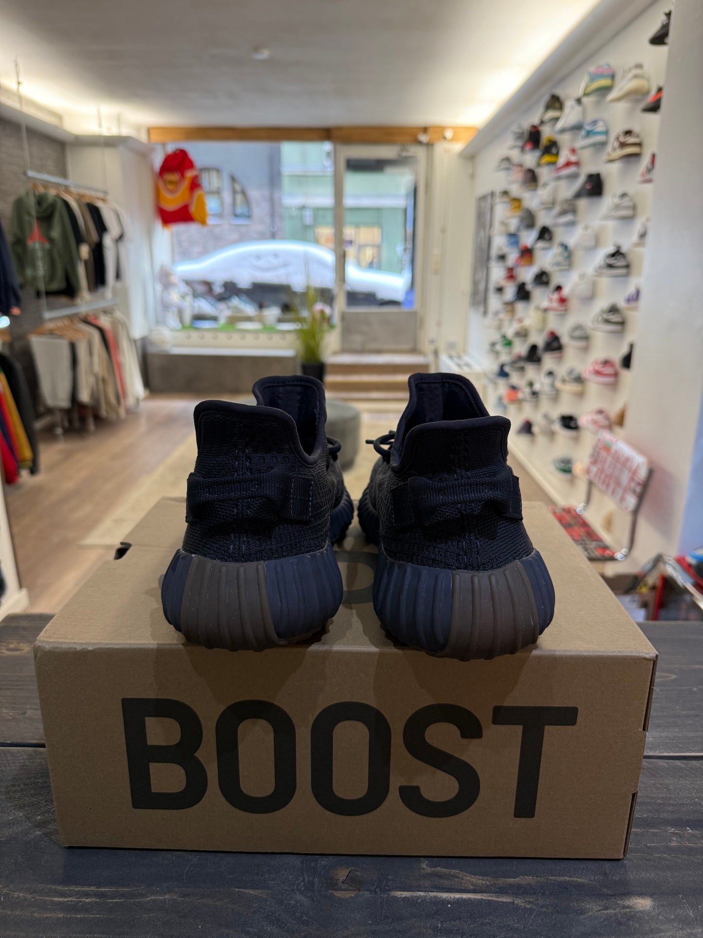 Yeezy Boost 350 V2 Cinder (Eu: 44)