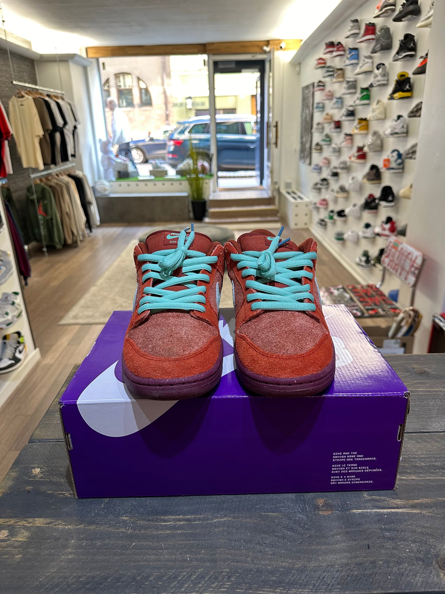 Nike SB Dunk Low Mystic Red Rosewood (Eu: 46)