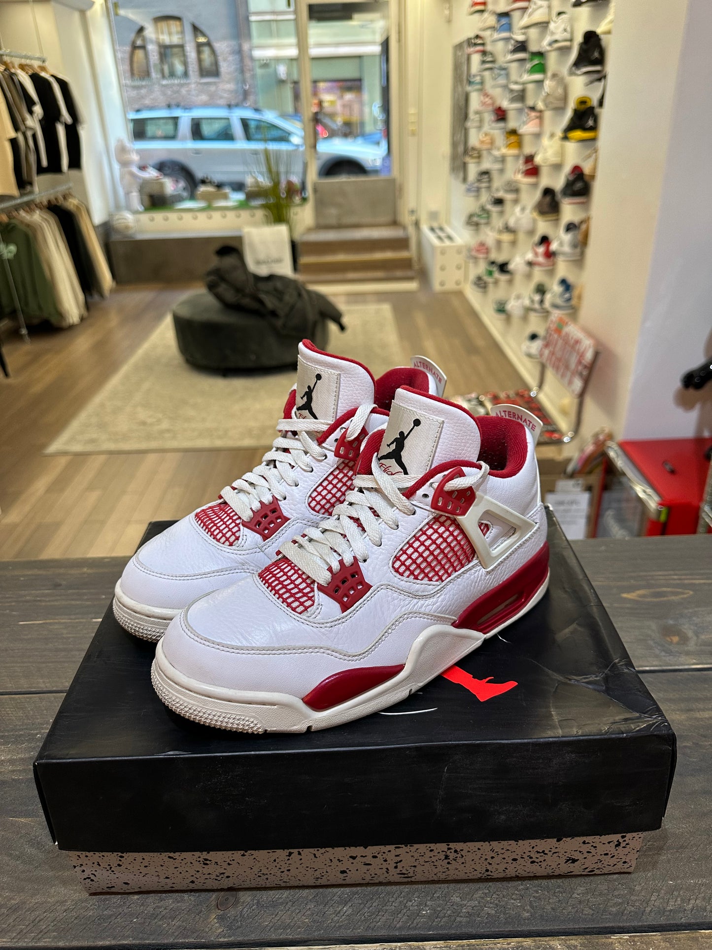 Jordan 4 Retro Alternate 89 (Eu: 41)