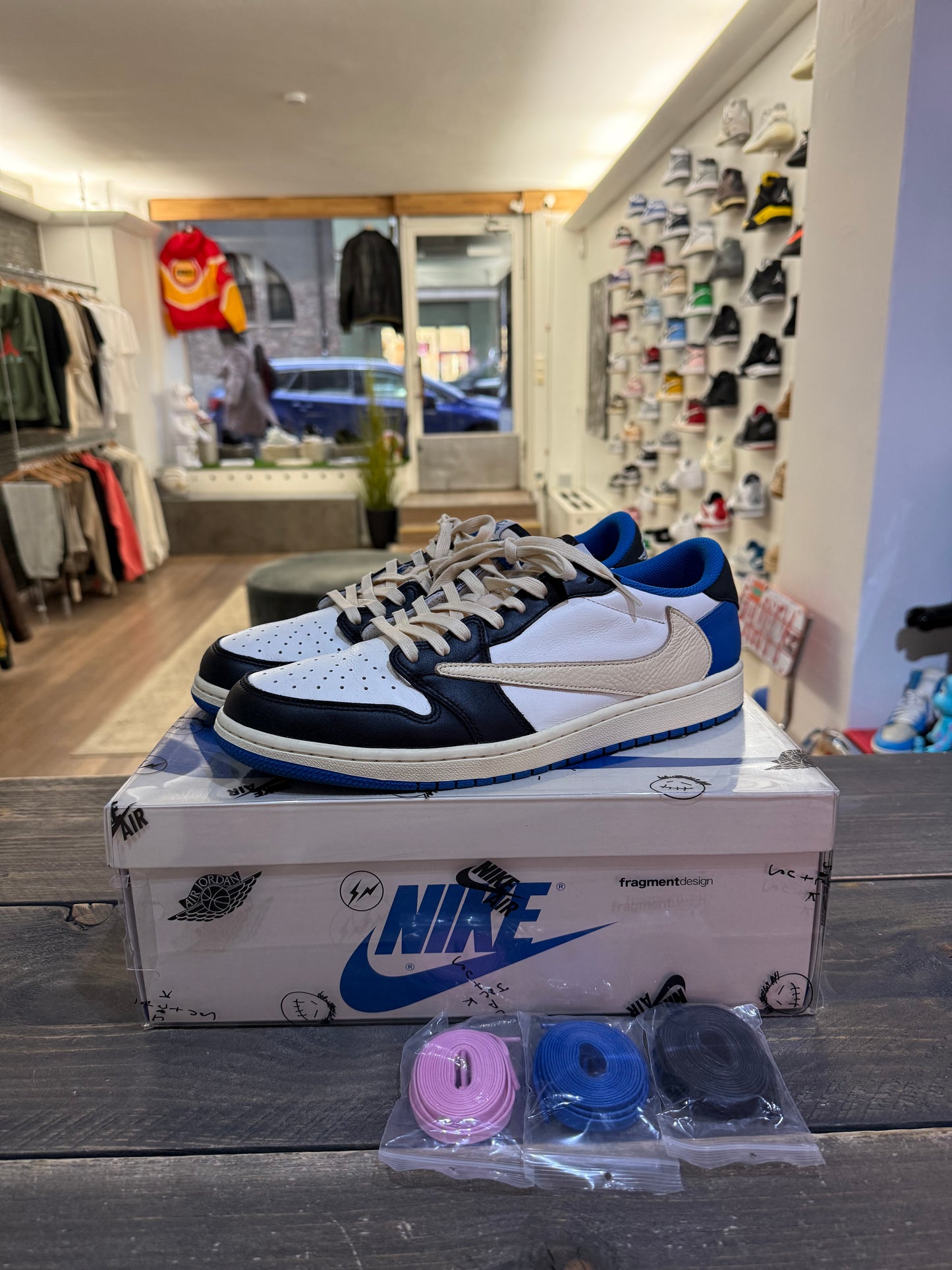 Jordan 1 Retro Low OG SP Fragment x Travis Scott (Eu: 45.5)