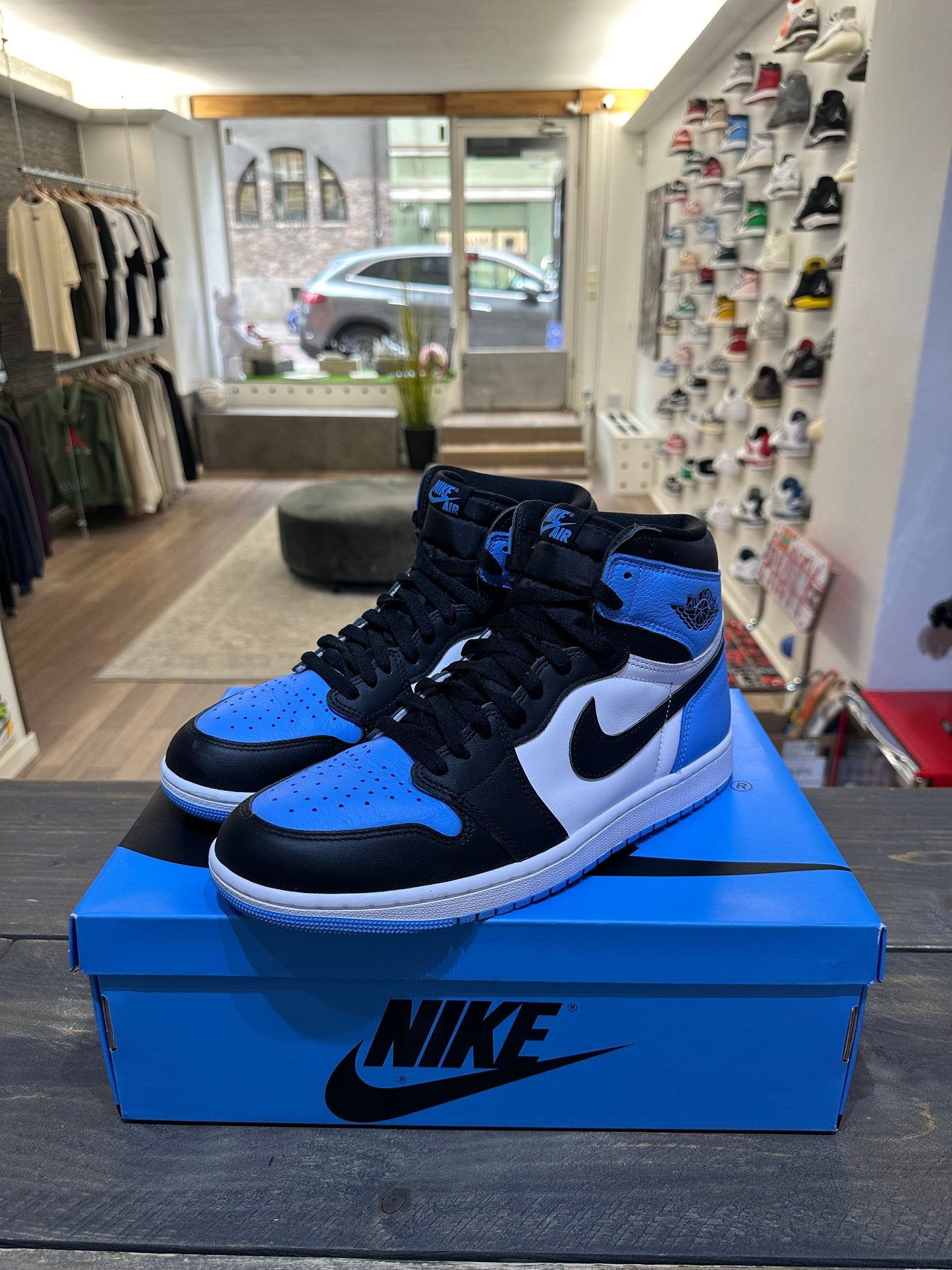 Jordan 1 Retro High OG UNC Toe (Eu: 45)