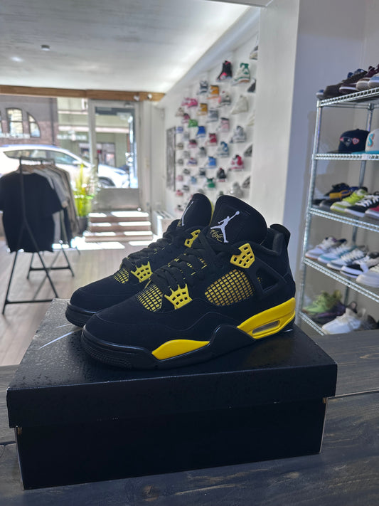 Jordan 4 Retro Thunder (2023) (Eu: 44)