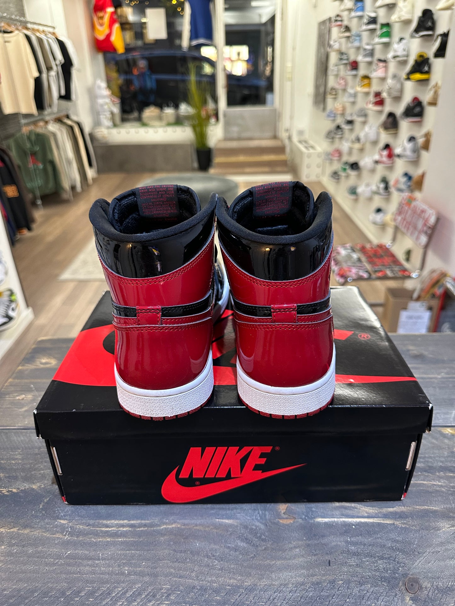 Jordan 1 Retro High OG Patent Bred (Eu:43)